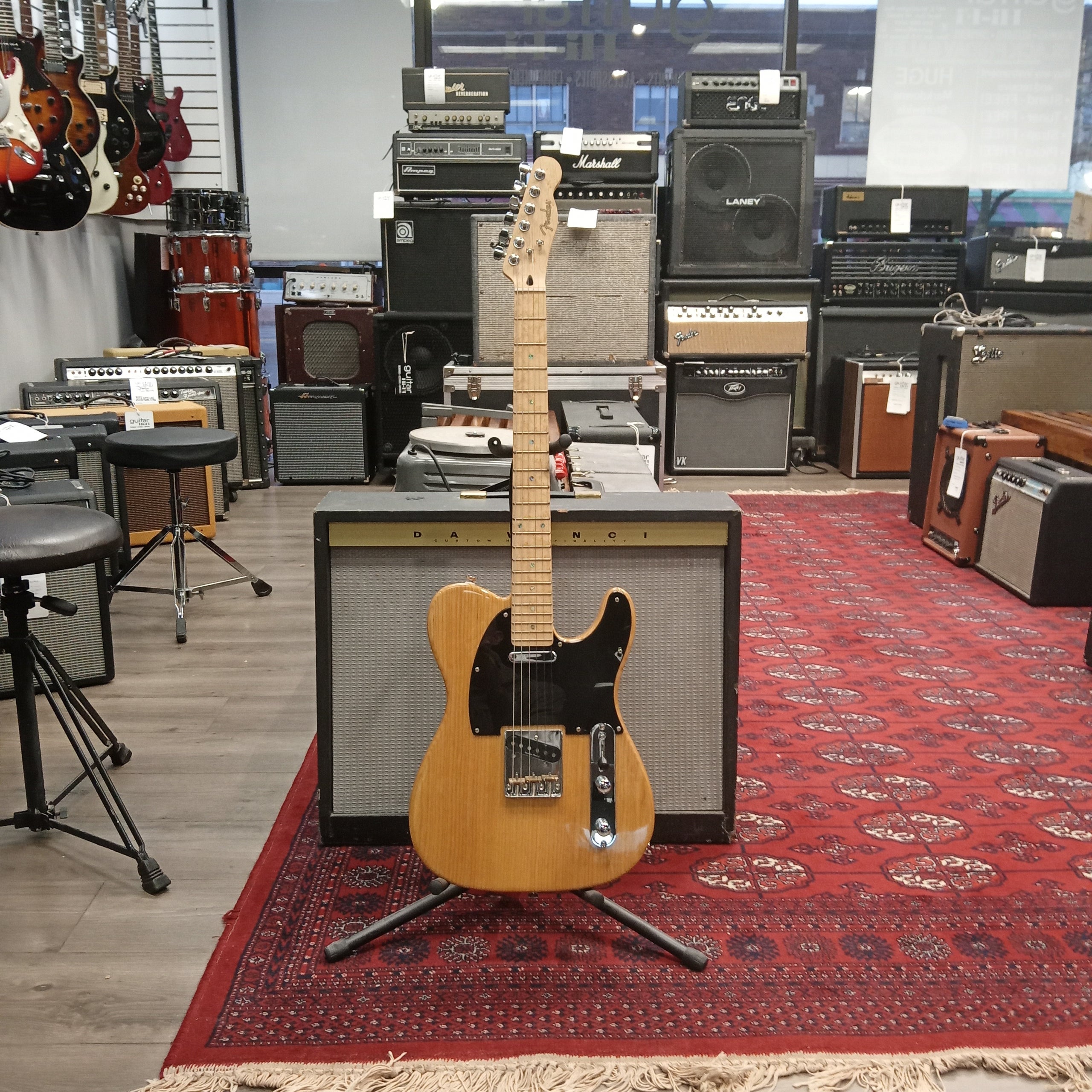 Fender Limited Lite Ash Telecaster Guitar HiFi